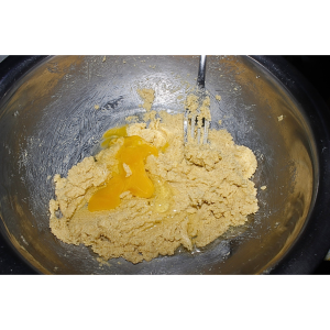 Eggs, sugar & butter mix
